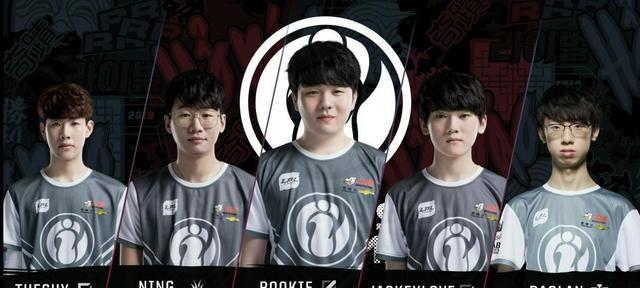 罗马诺：曼联内部考虑用球员去换大马丁 这样可以省钱买前锋