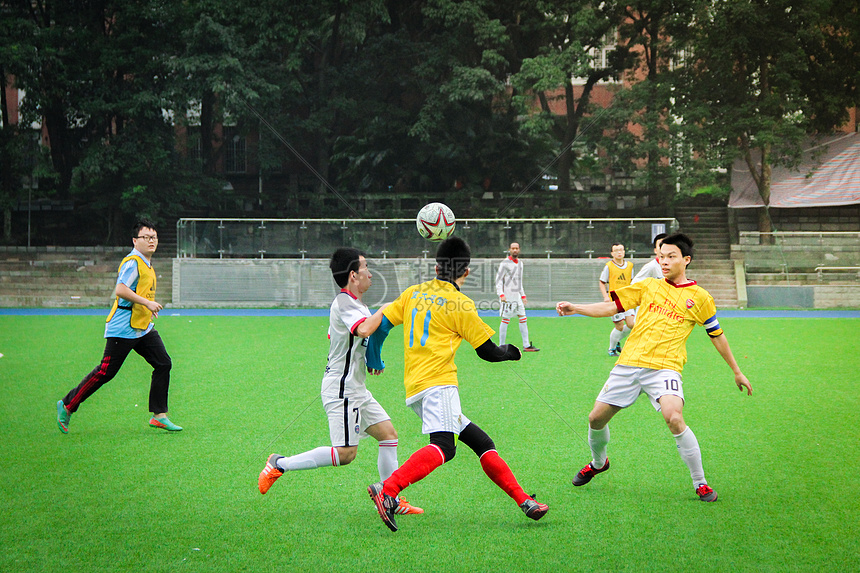 峰对决的可 峰对决的可