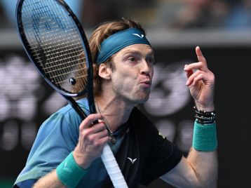 TA：欧足联确认小蜘蛛点球完全由VAR判定 球内感.